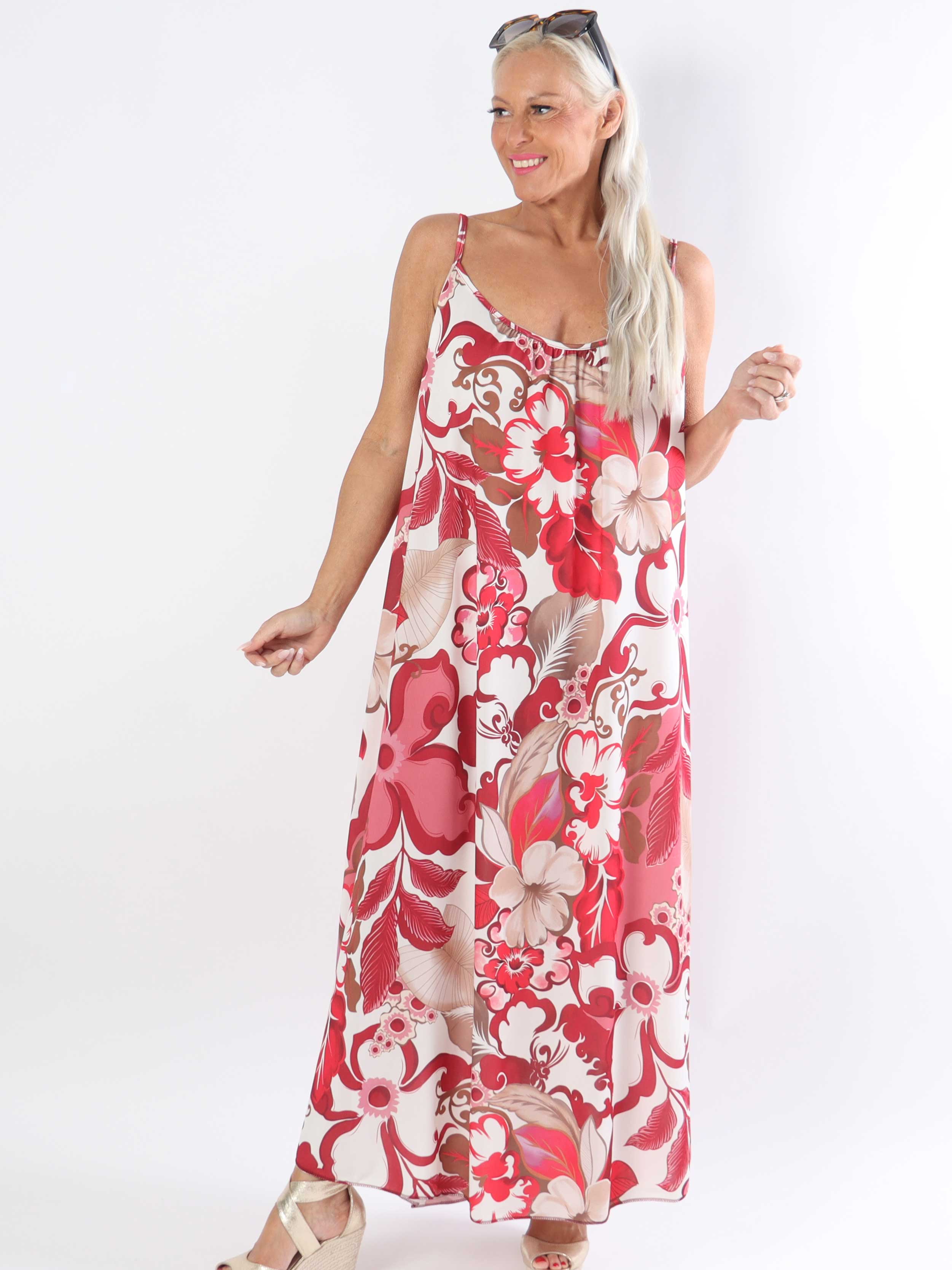 Maija - Plus size stropkjole i elastisk stof med blomster